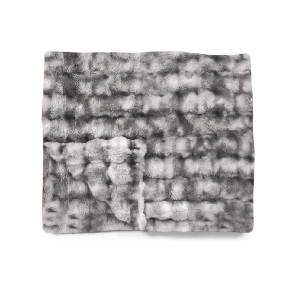 NWT Lola Weighted Blanket